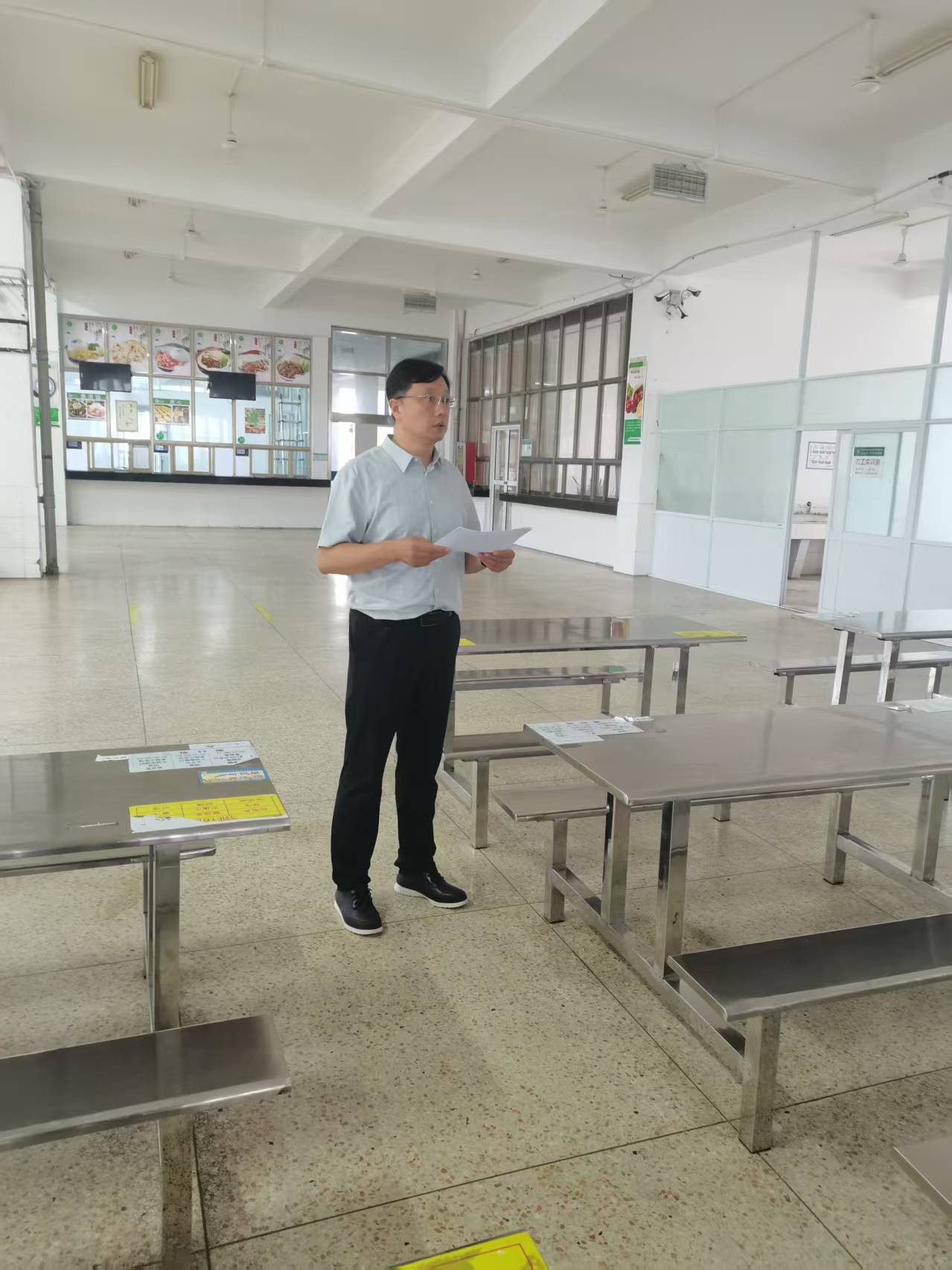 学校进行食品安全检查 为莘莘学子保驾护航