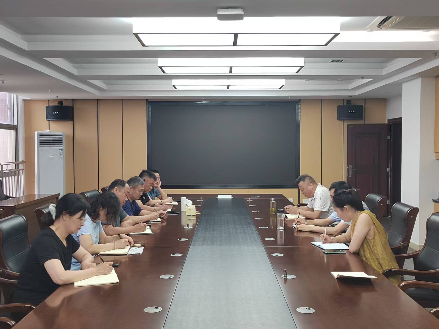 我校召开培训工作会议  聚焦整改提升社会培训质效